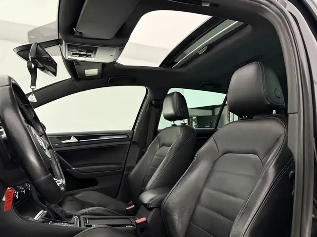 Volkswagen Golf view 24