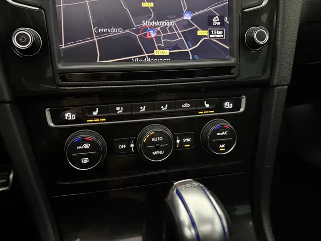 Volkswagen Golf view 20