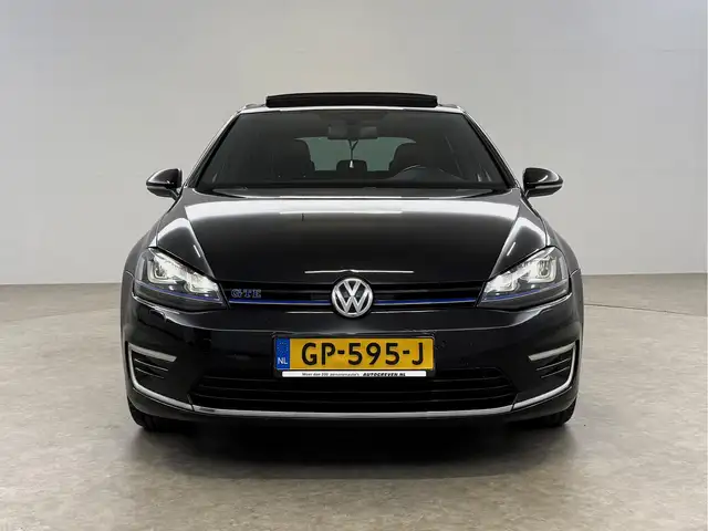 Volkswagen Golf view 8