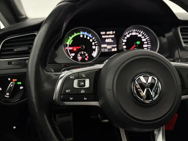 Volkswagen Golf view 22