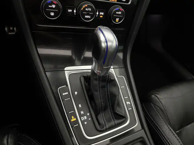 Volkswagen Golf view 25