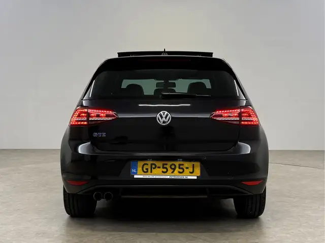 Volkswagen Golf view 9