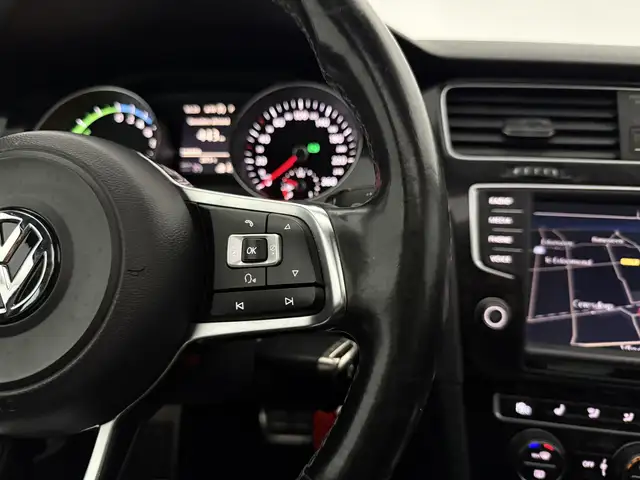 Volkswagen Golf view 23