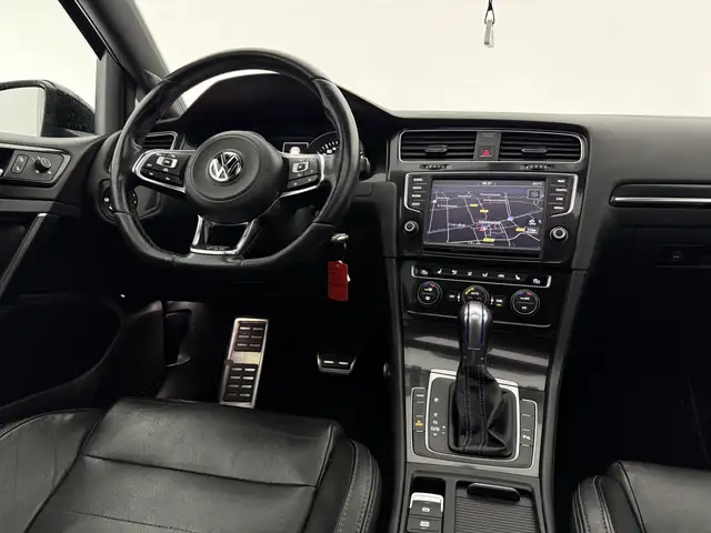 Volkswagen Golf view 18