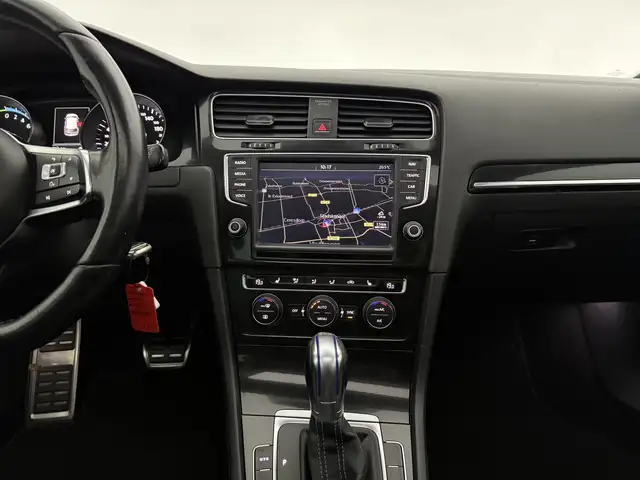 Volkswagen Golf view 17