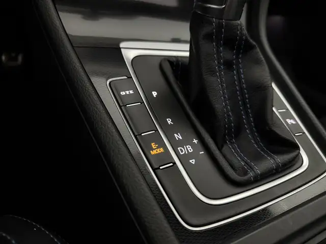 Volkswagen Golf view 26