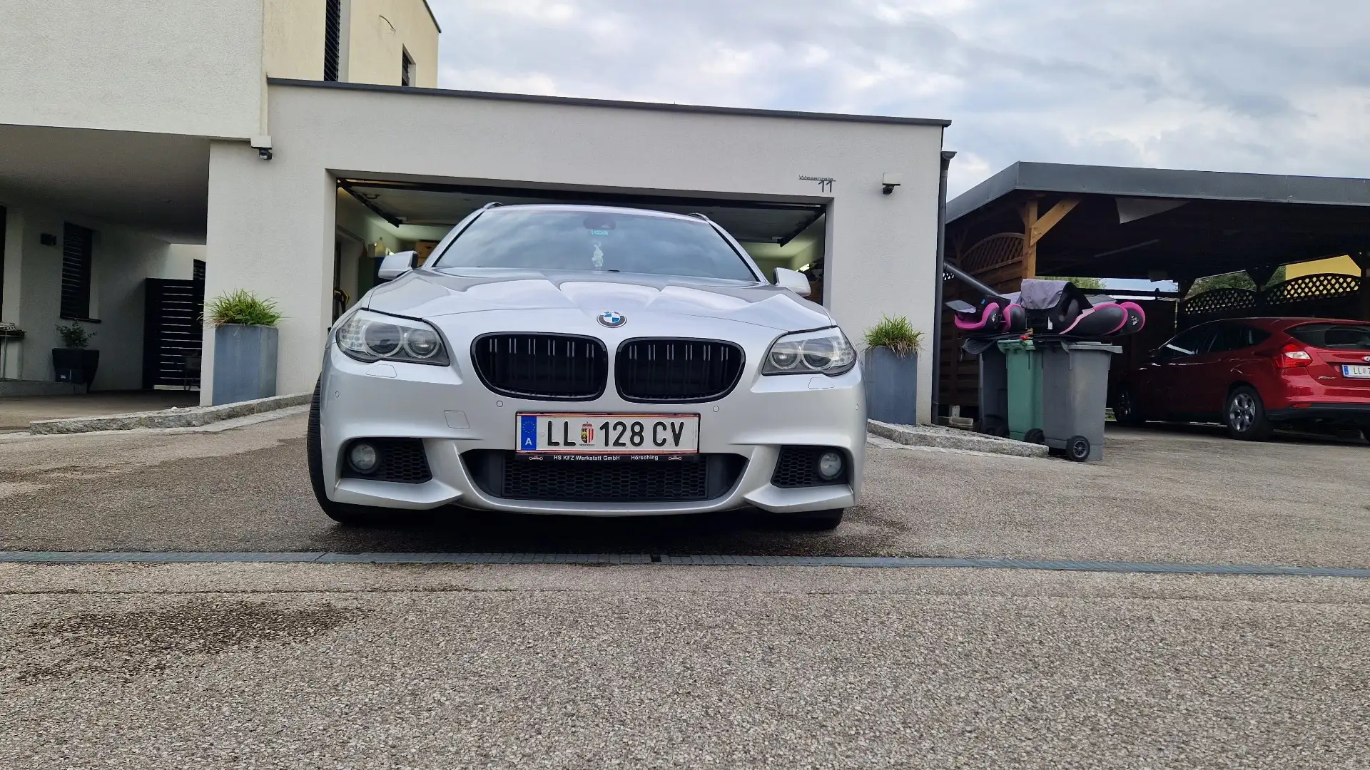 BMW 525 525d Touring Aut. Silber - 2