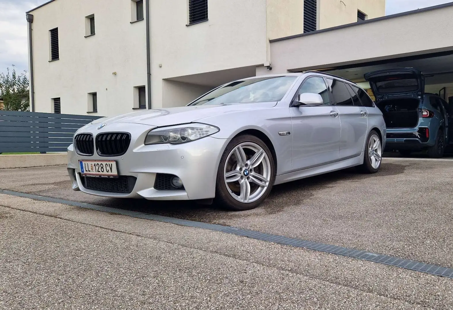 BMW 525 525d Touring Aut. Silber - 1
