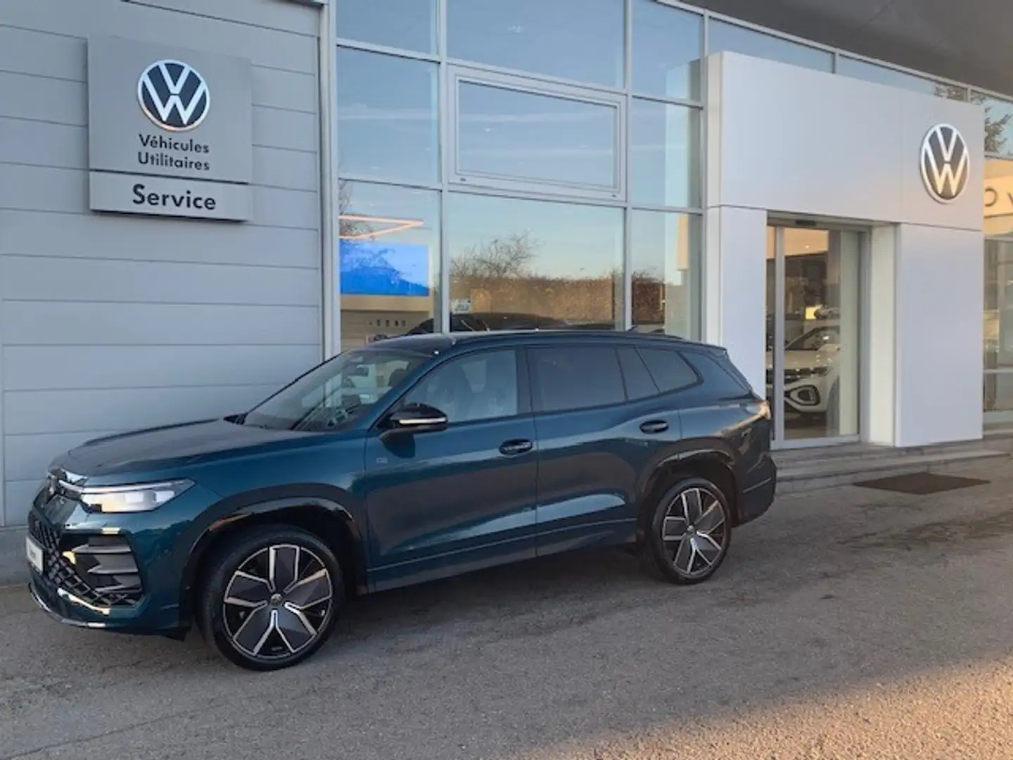 Volkswagen Tayron R-LINE BLACK STYLE 2.0TSI 204CV 4MOTION DSG Bleu - 1