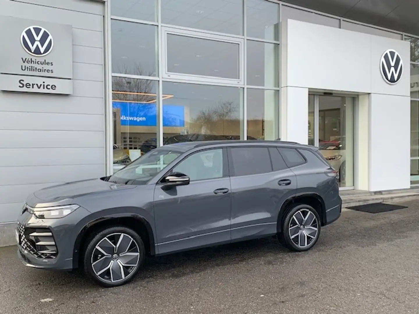 Volkswagen Tayron R-LINE BLACK STYLE 2.0TSI 204CV 4MOTION DSG Gris - 1