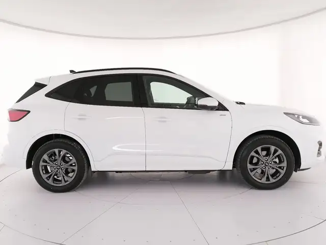 Ford Kuga view 3