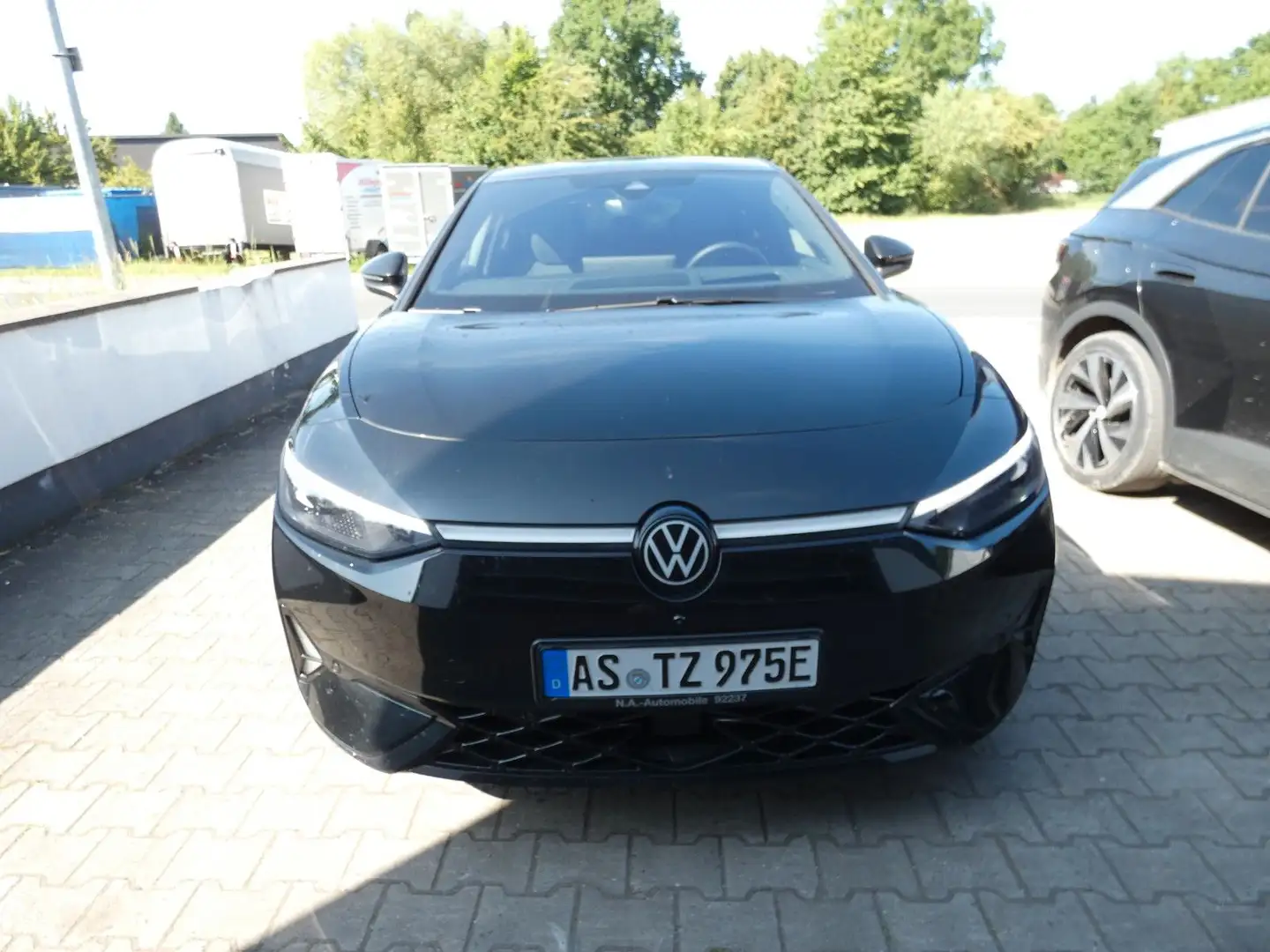 Volkswagen ID.7 GTX 250 kW 4Motion Matrix 360 Pano WP AHK Schwarz - 2