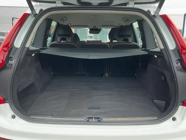 Volvo XC90 view 21