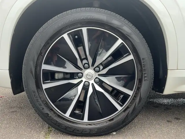 Volvo XC90 view 22
