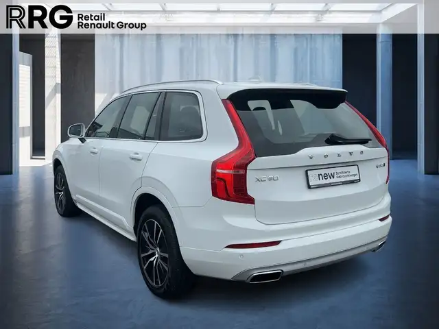 Volvo XC90 view 4