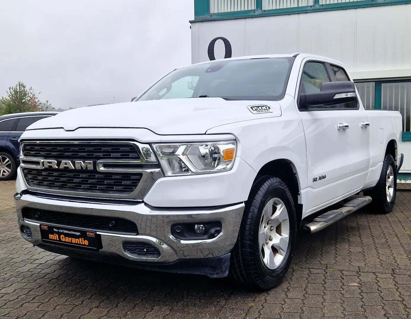 Dodge RAM 1500 5.7l Quad Cab Sitzheizung, Navi-App Weiß - 1