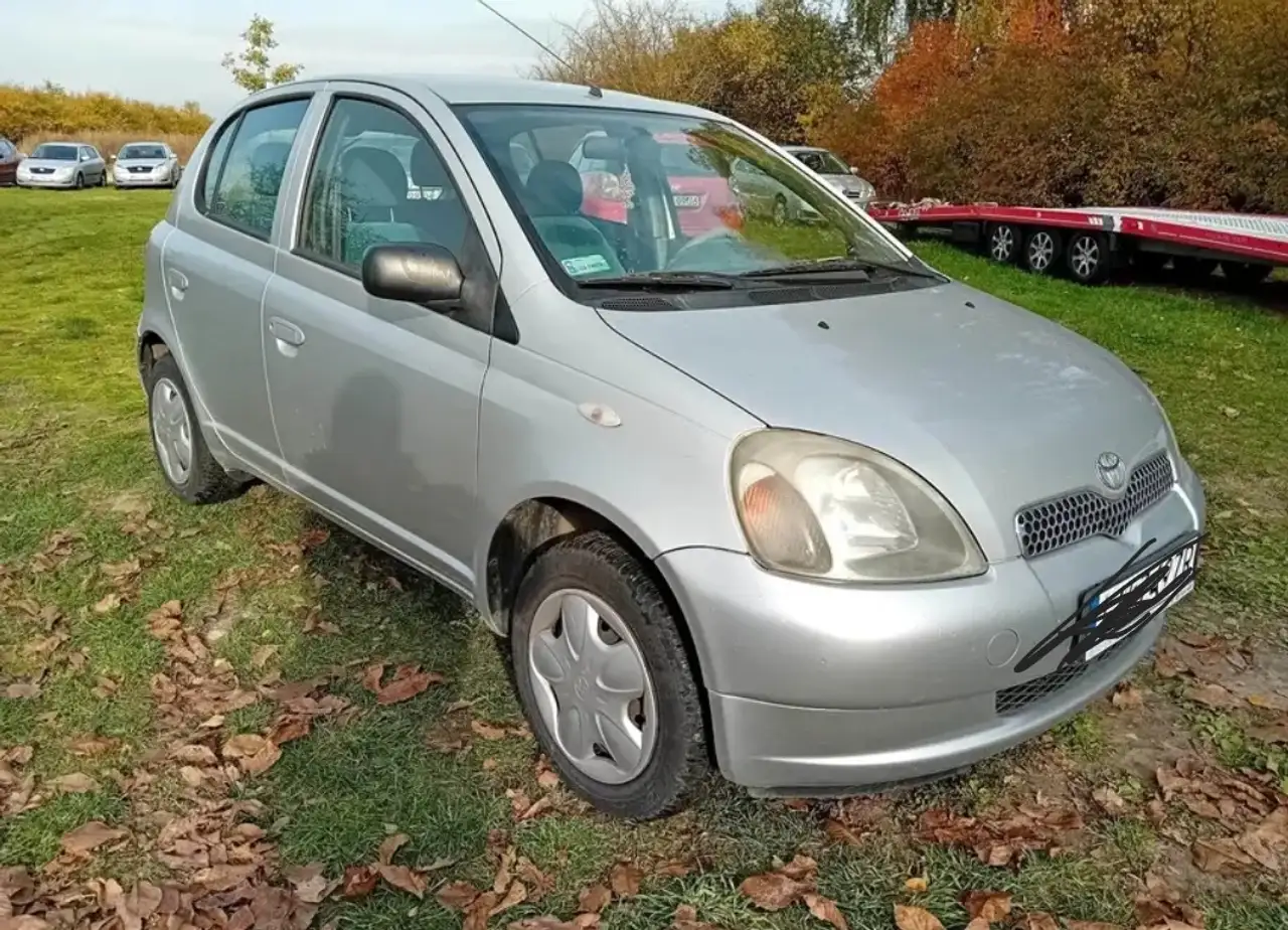 Toyota Yaris 1.3i Linea Sol GPS A