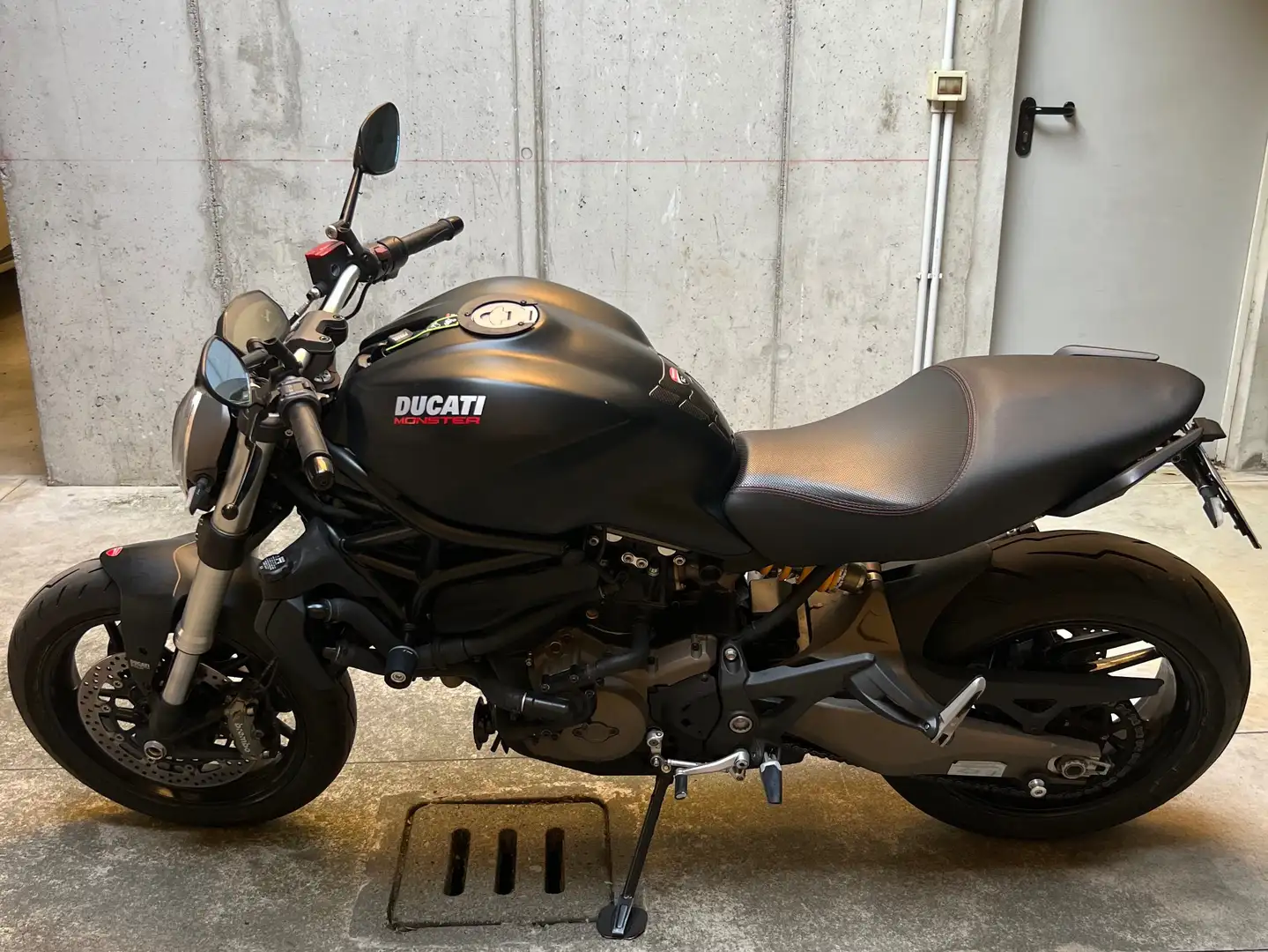 Ducati Monster 821 Dark ABS Чорний - 1