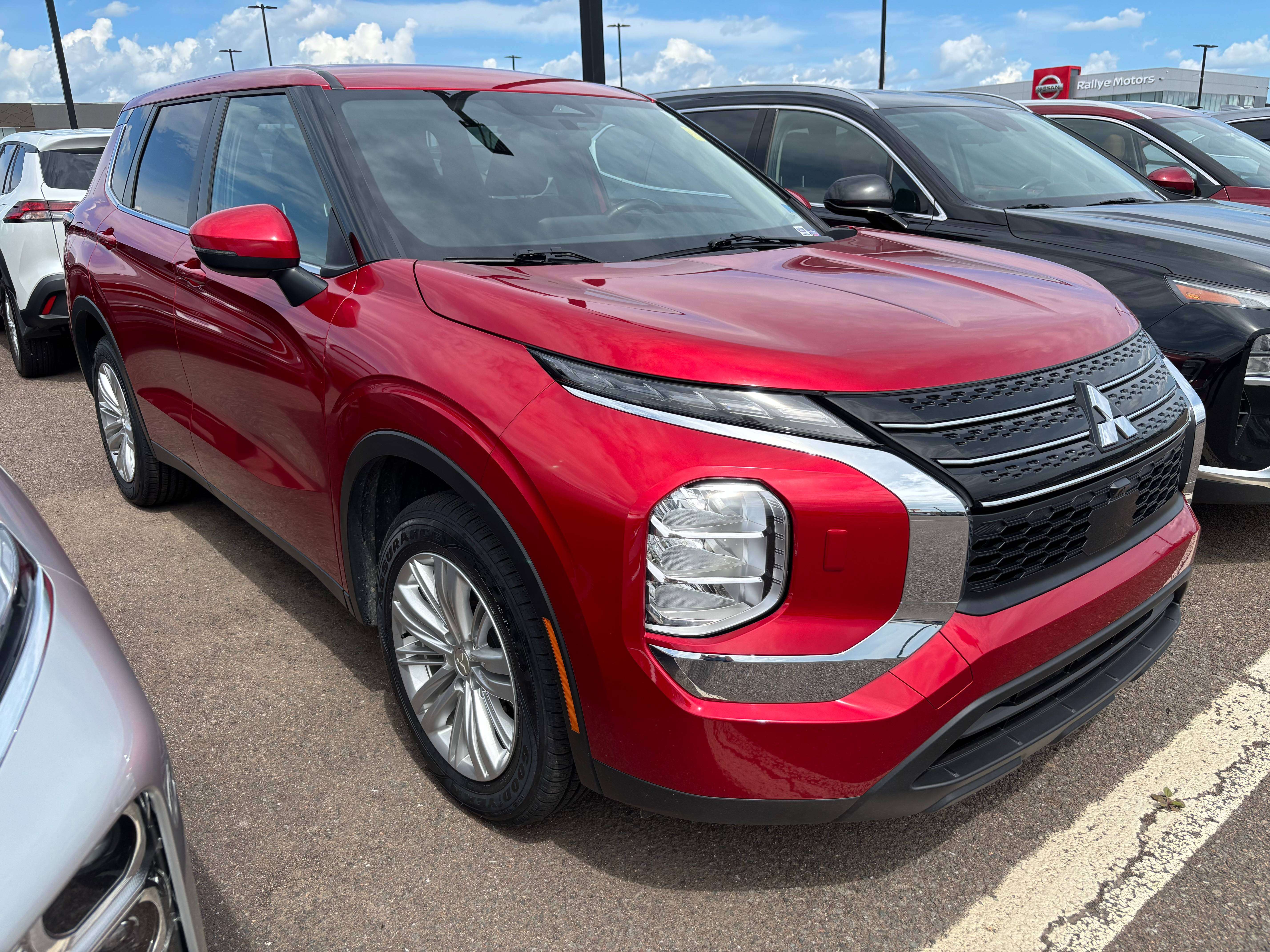 2024 Mitsubishi Outlander ES — снимка 1