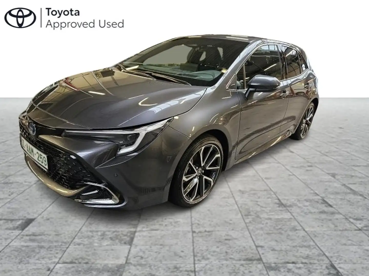 Toyota Corolla Hatchback 1.8 Hybride Premium Zwart - 1