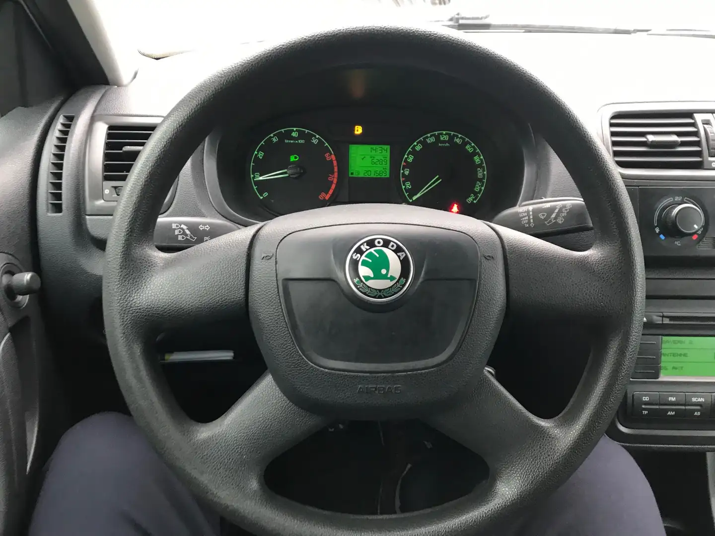 Skoda Fabia 1.2 HTP Ambiente Silber - 2