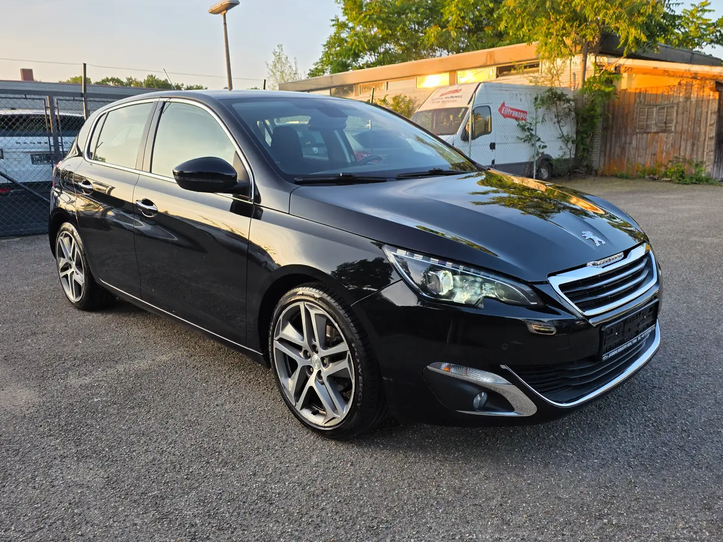 Peugeot 308 1.6 HDI Sport Limousine Allure Xenon Kamara Naviga Nero - 2