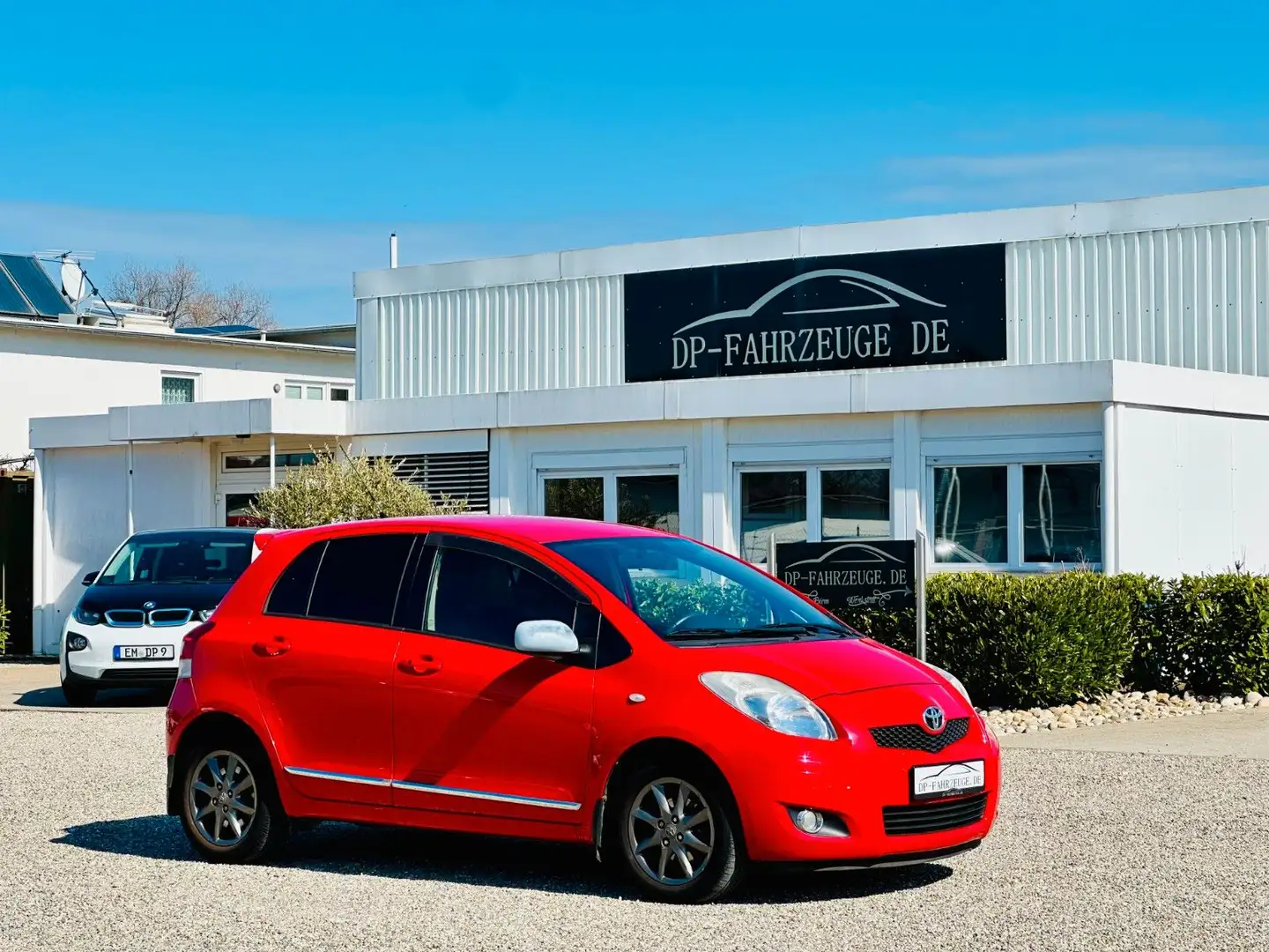 Toyota Yaris Executive Klima Bluetooth GARANTIE SERVICE Rot - 1