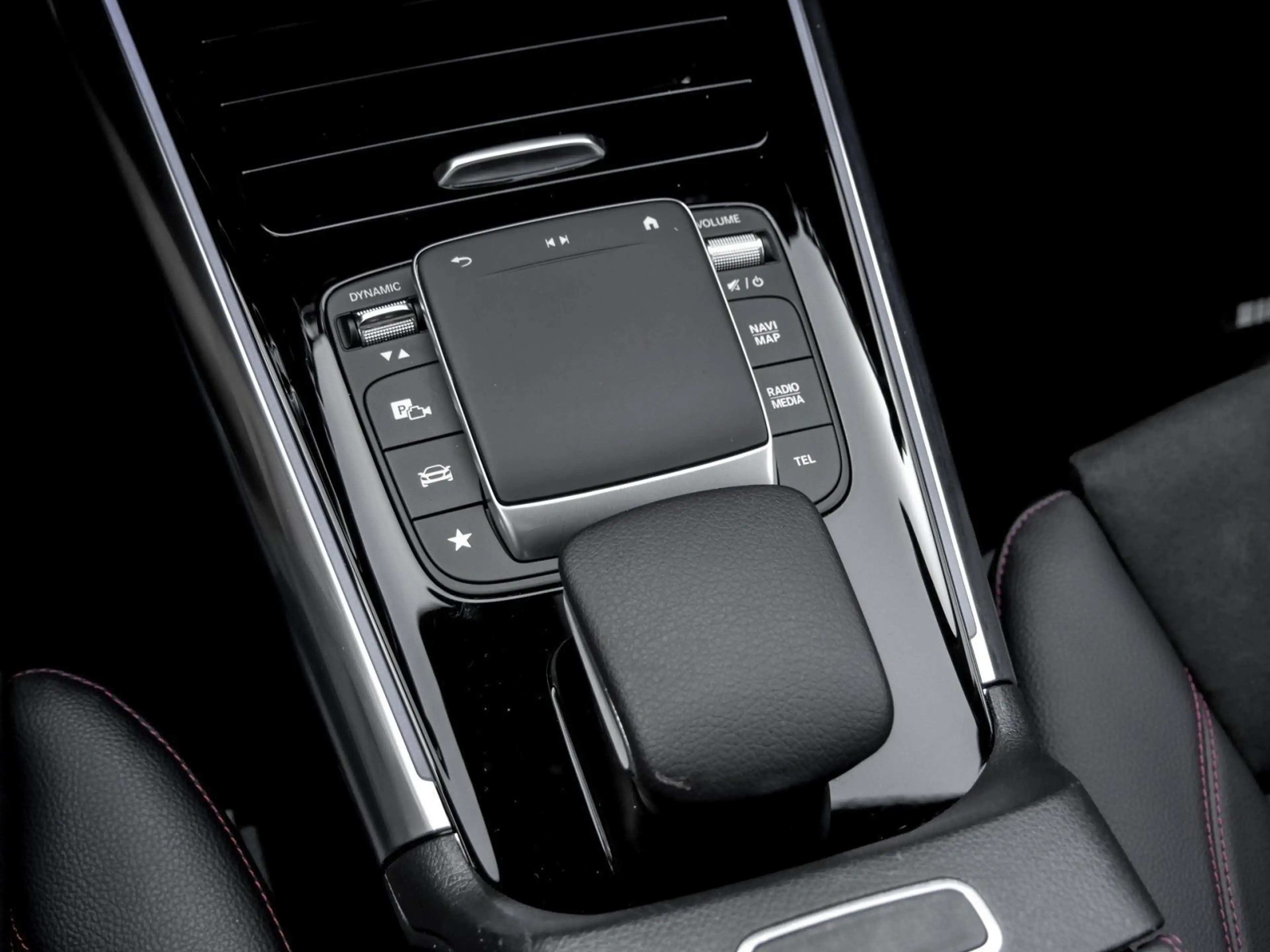 Mercedes-Benz GLA 250 AMG LINE+DISTRONIC+RFK+AHK — photo 10
