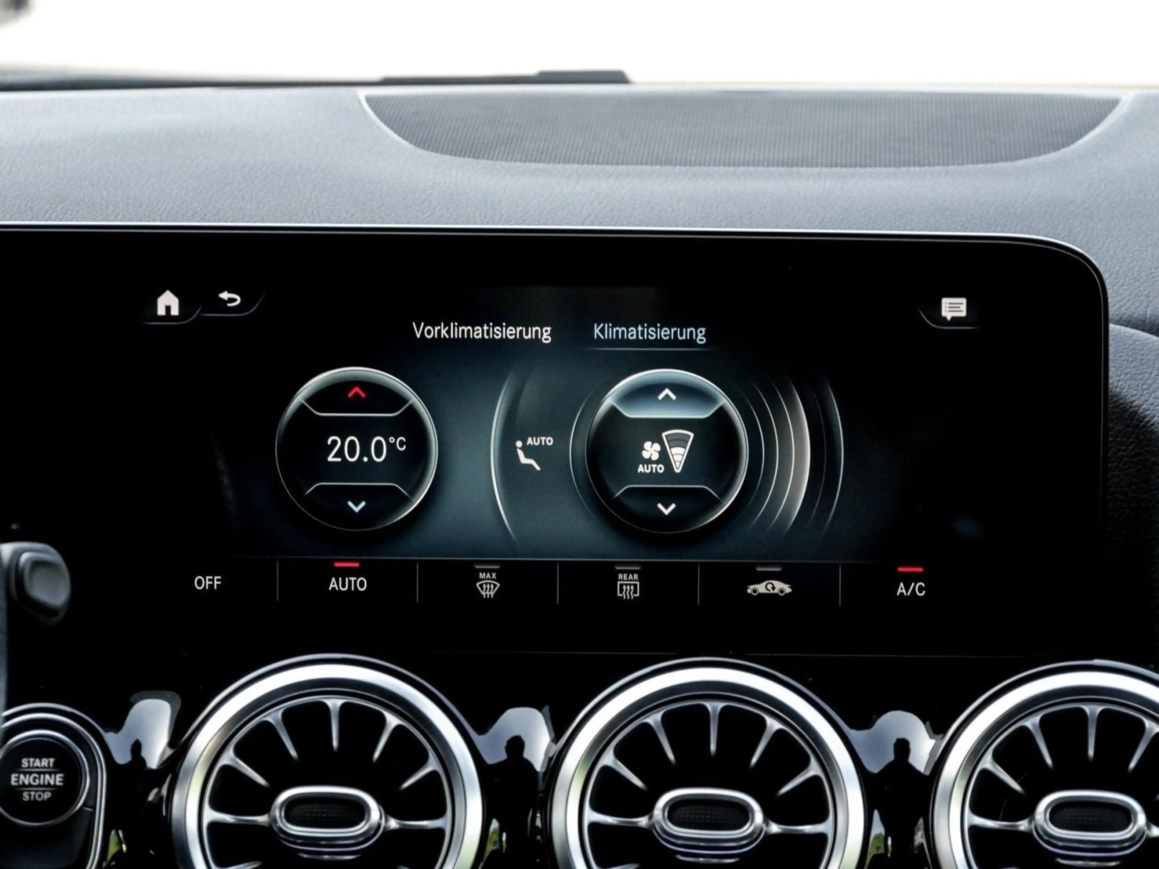 Mercedes-Benz GLA 250 AMG LINE+DISTRONIC+RFK+AHK — photo 8
