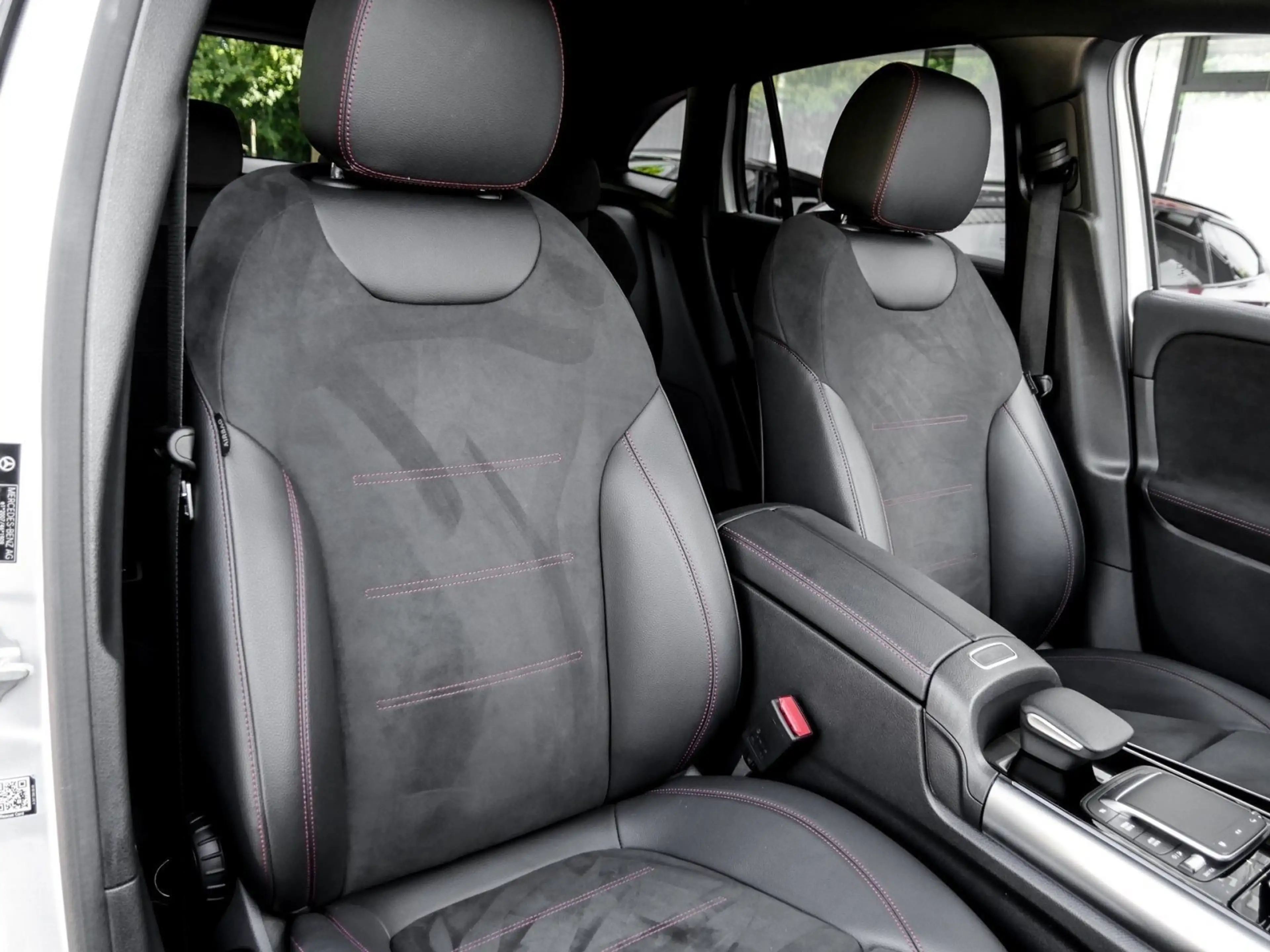 Mercedes-Benz GLA 250 AMG LINE+DISTRONIC+RFK+AHK — photo 6