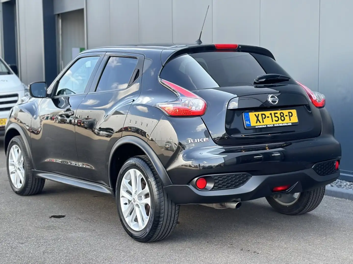 Nissan Juke 1.2 N-Connecta / NL-auto / Keyless / Navi / Camera Schwarz - 2