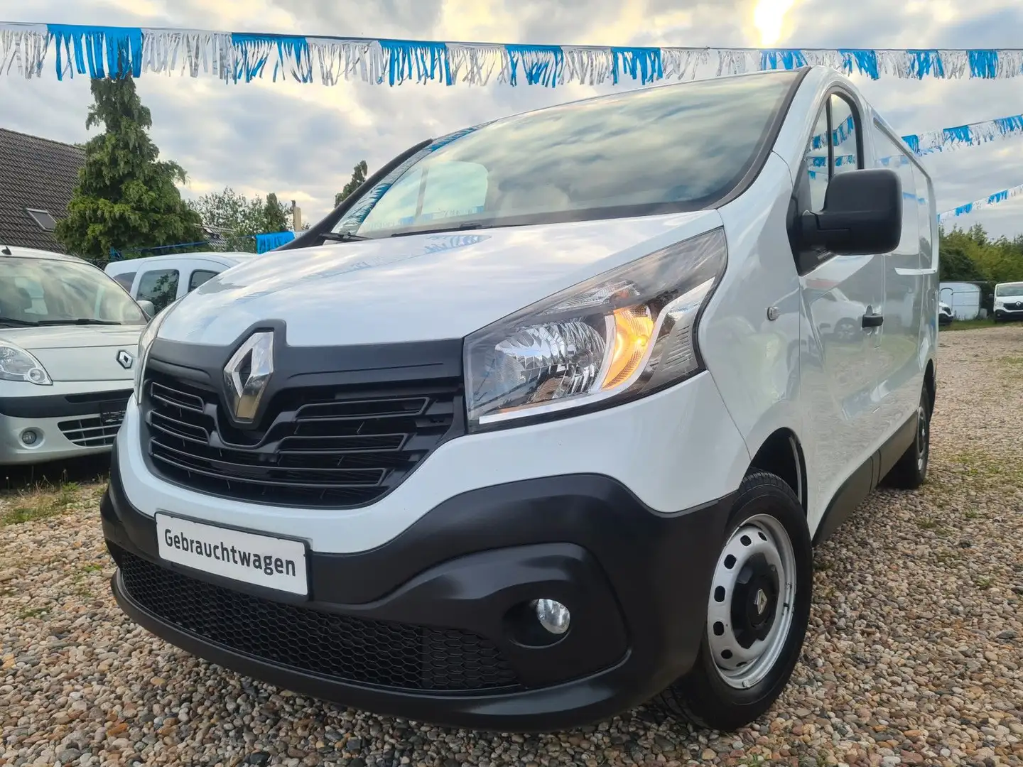 Renault Trafic Komfort NAVI/SHZ/PDC/AHK/Sortimo/KeylessG Weiß - 1