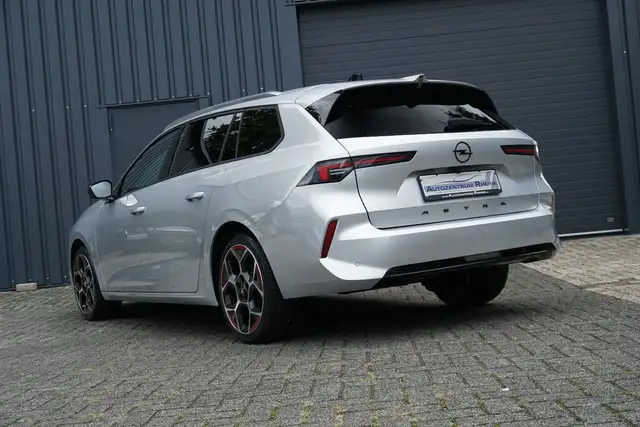 Opel Astra view 5
