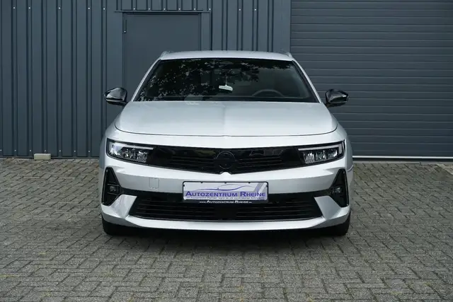Opel Astra view 2