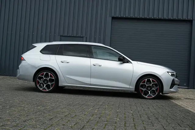 Opel Astra view 8