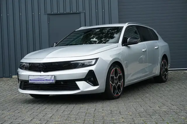 Opel Astra view 3