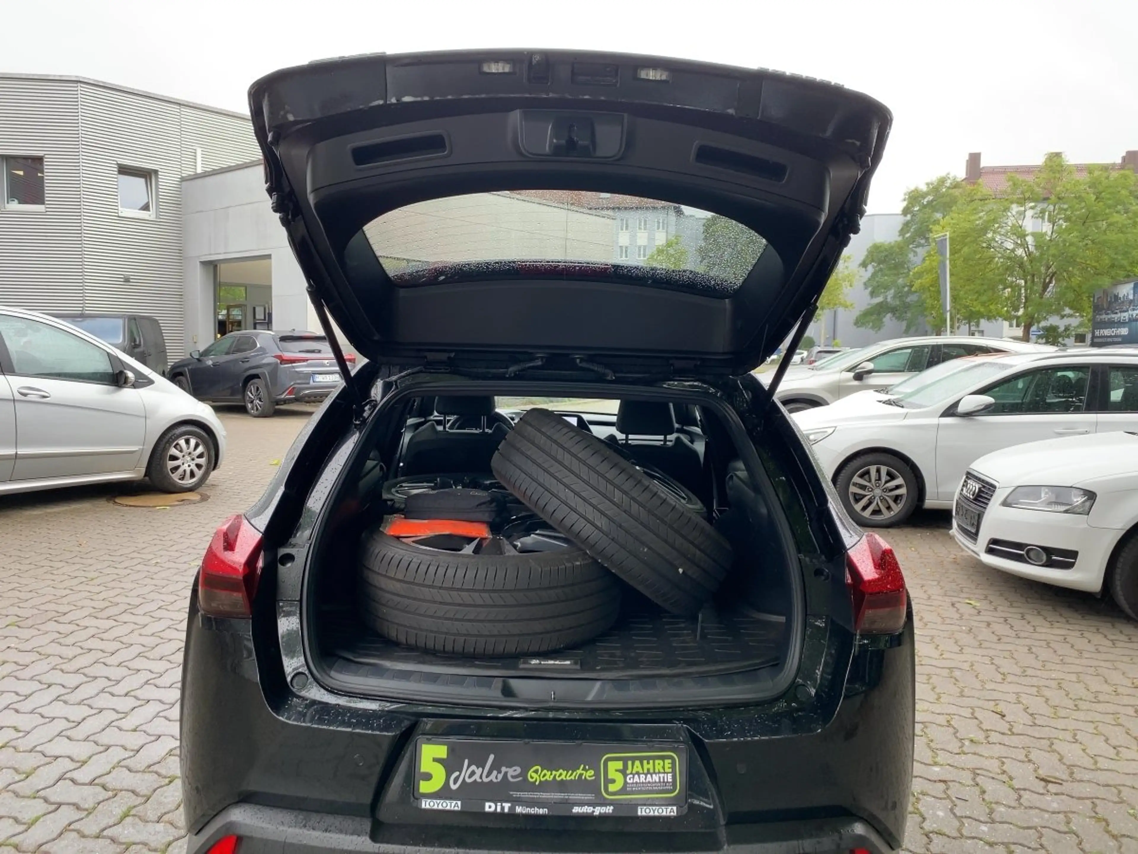 Lexus UX 250h UX 250 h Style Edition zuverlässiger Crossover — photo 9