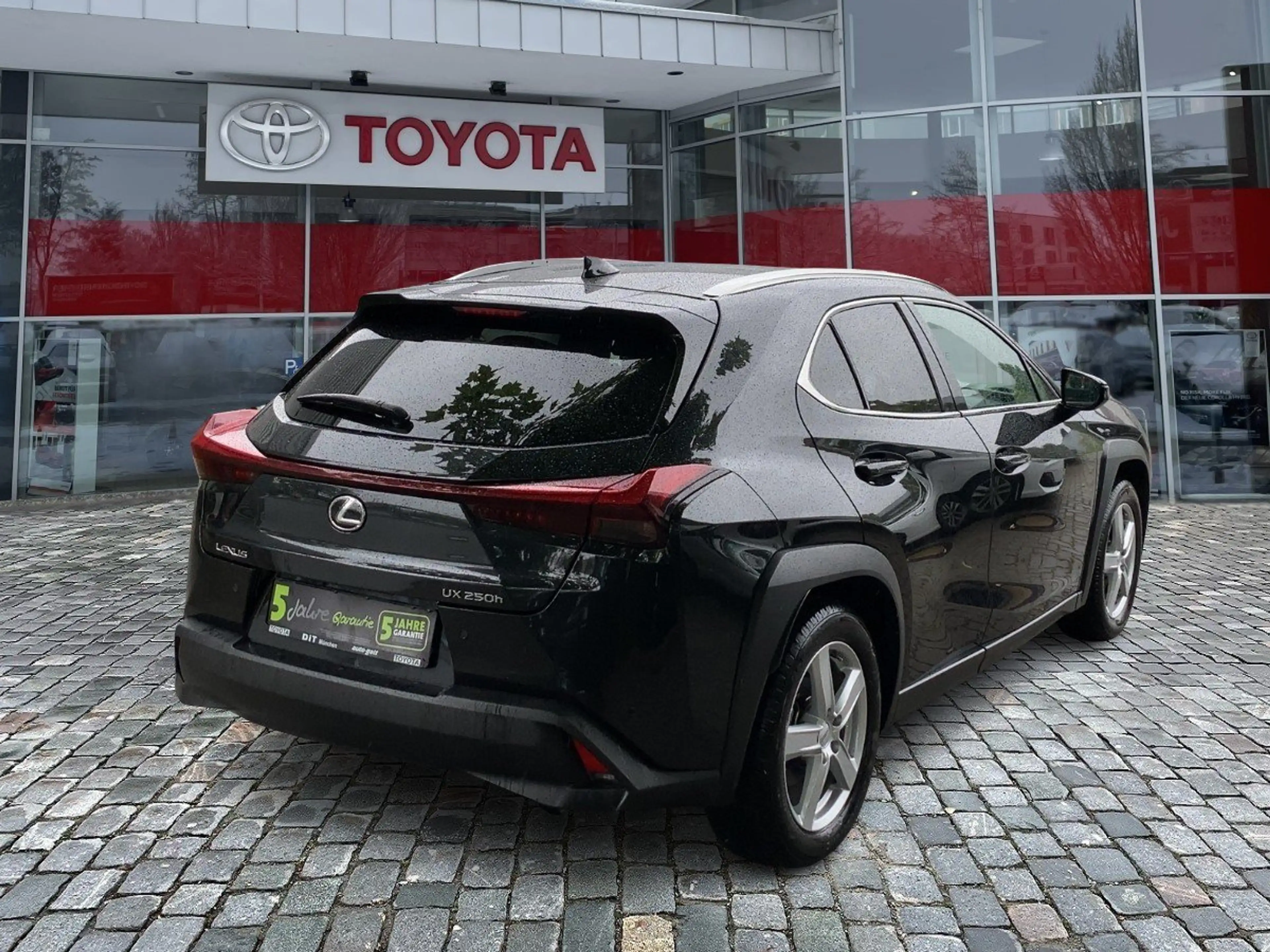 Lexus UX 250h UX 250 h Style Edition zuverlässiger Crossover — photo 5