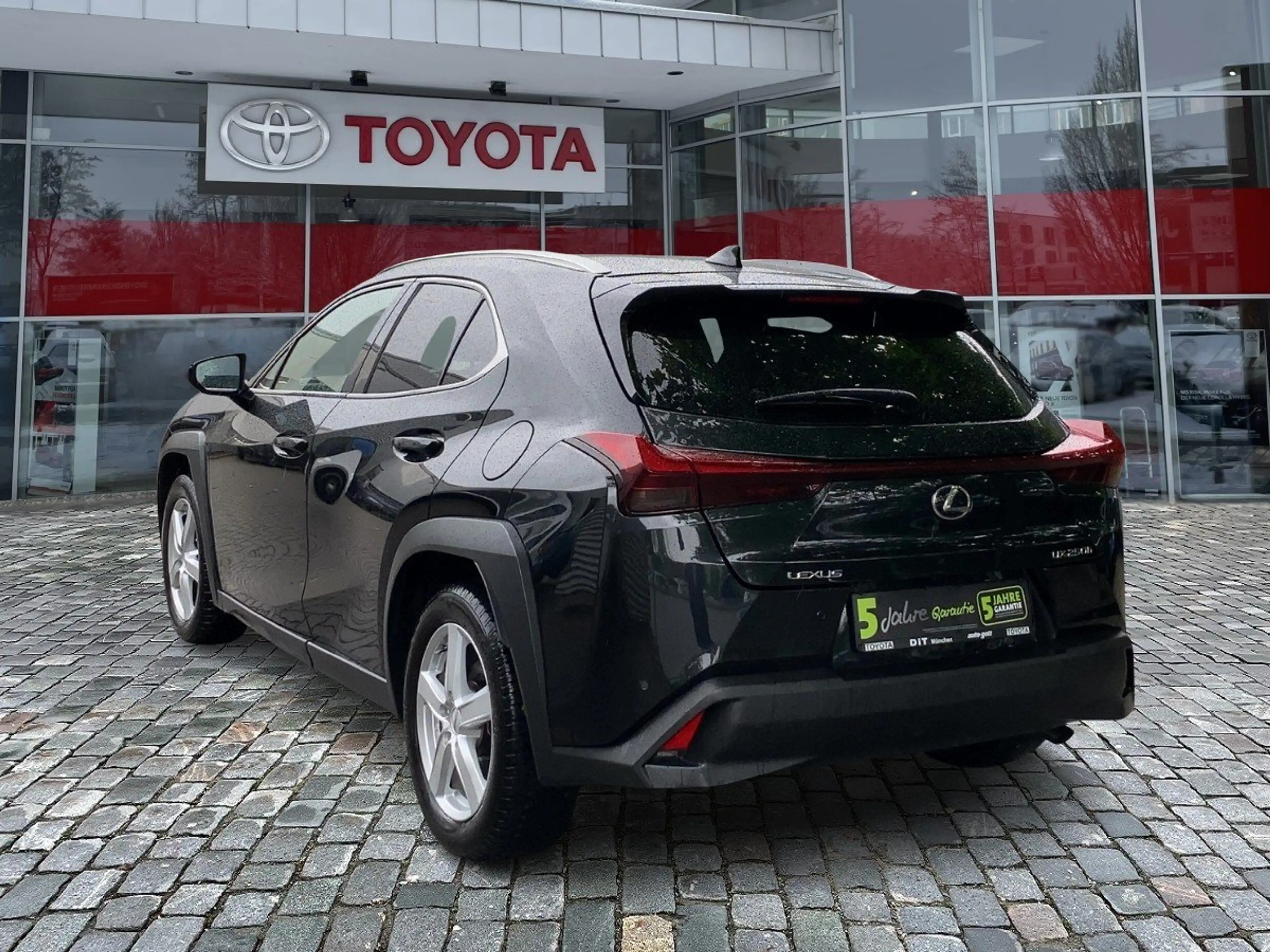 Lexus UX 250h UX 250 h Style Edition zuverlässiger Crossover — photo 4