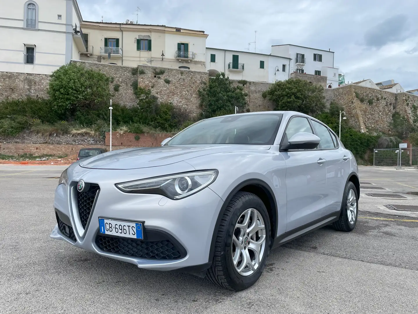 Alfa Romeo Stelvio Stelvio 2020 2.2 t Business rwd 160cv auto Ezüst - 1