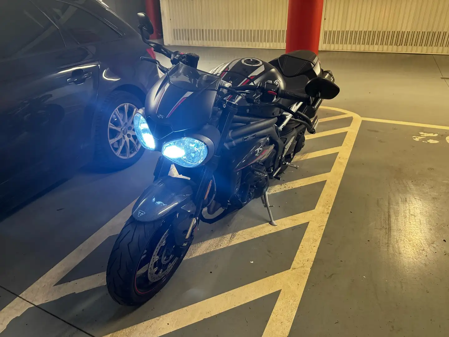 Triumph Speed Triple 1050 rs Negro - 1