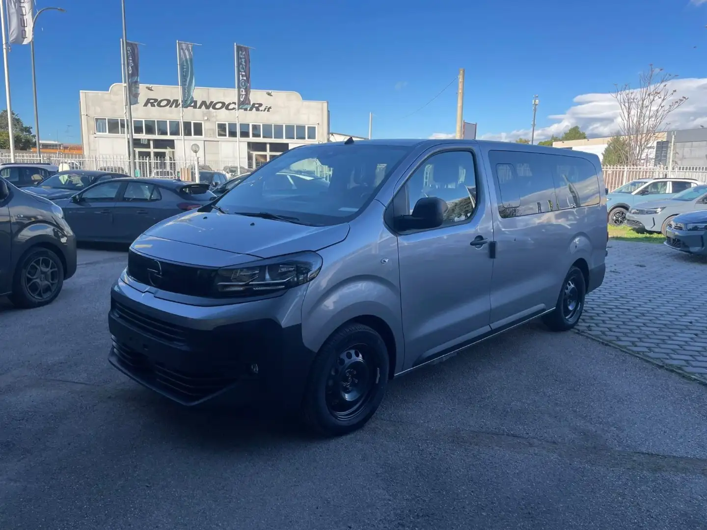 Opel Sonstige Vivaro Life 2.0 BHDI 180 AT8 PL-SL-TN L KM. ZERO i Grau - 2