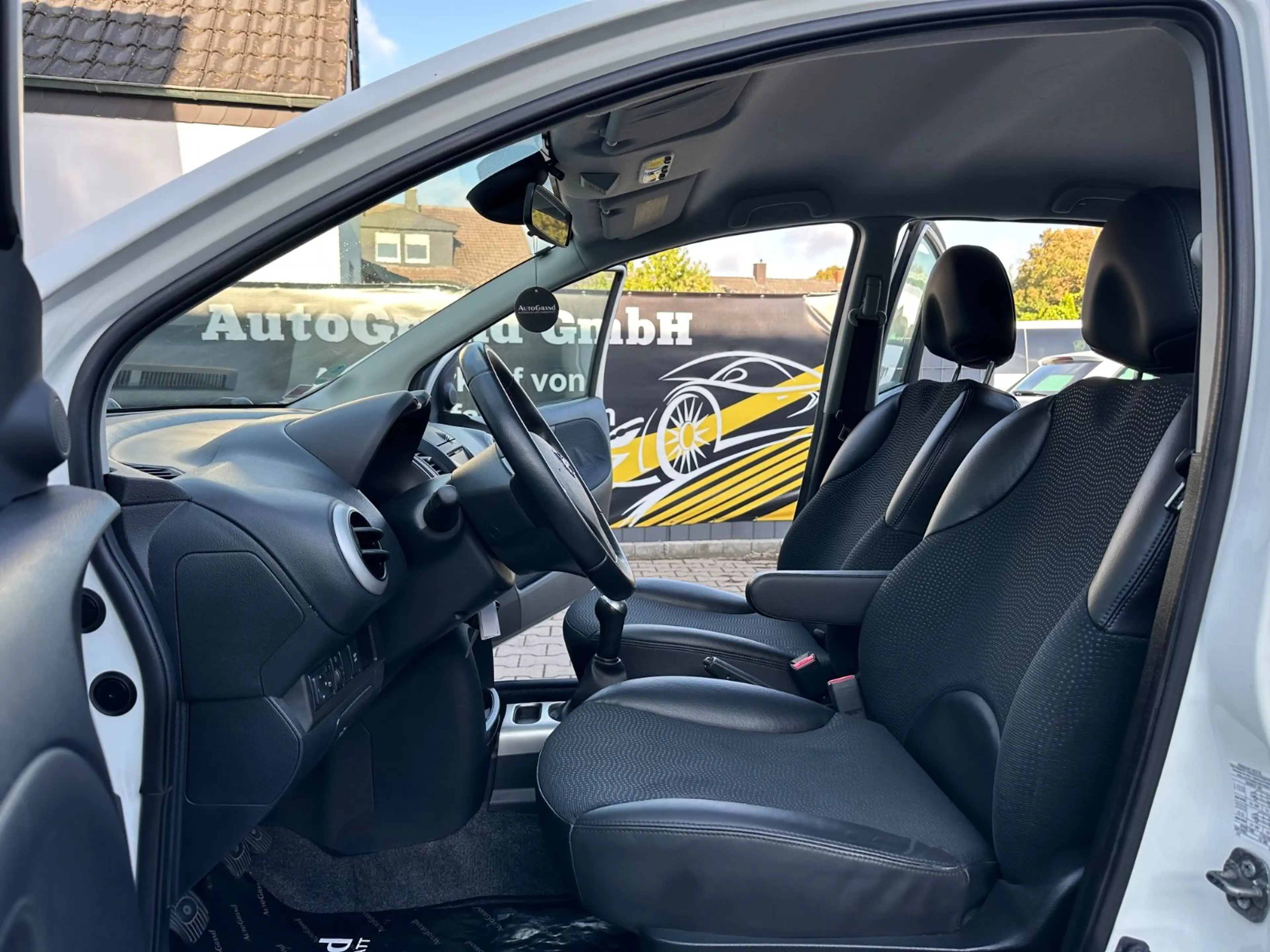 Nissan Note I-Way*1HAND*Klimaautomatik*AHK*PDC*TÜV* — photo 12