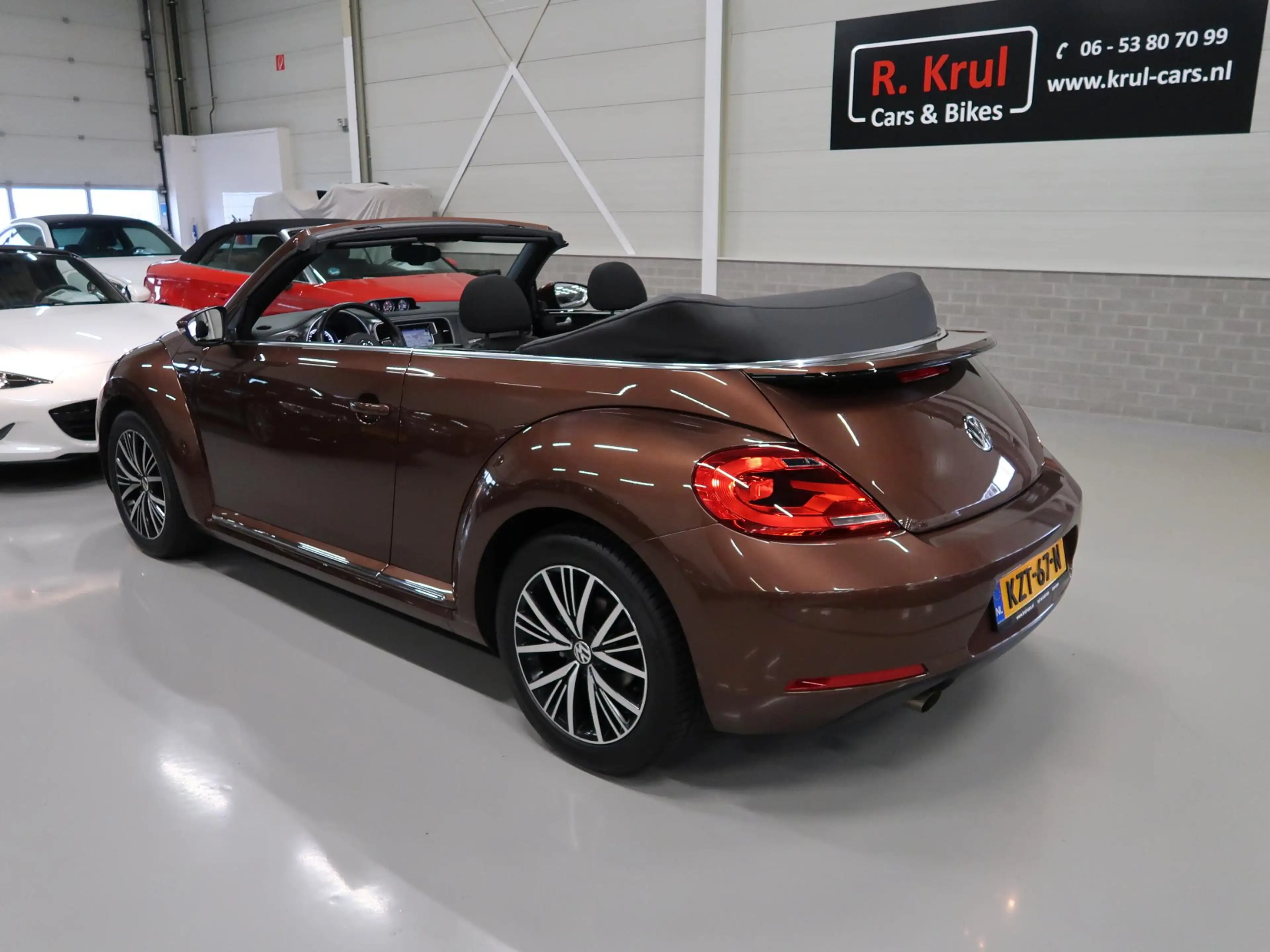 Volkswagen Beetle Cabriolet 1.2 TSI Allstar Camera Navigatie App con — photo 50