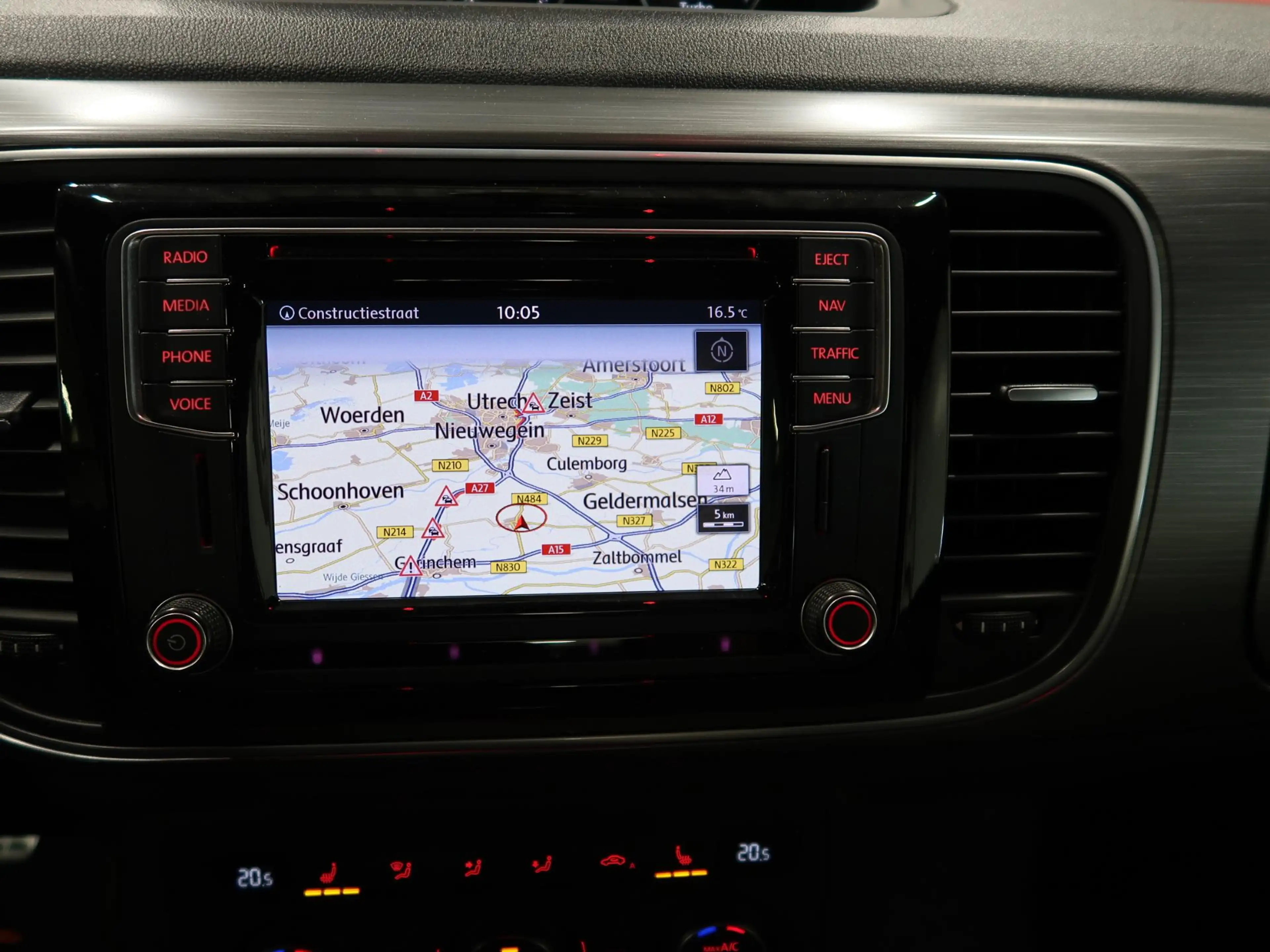 Volkswagen Beetle Cabriolet 1.2 TSI Allstar Camera Navigatie App con — photo 11