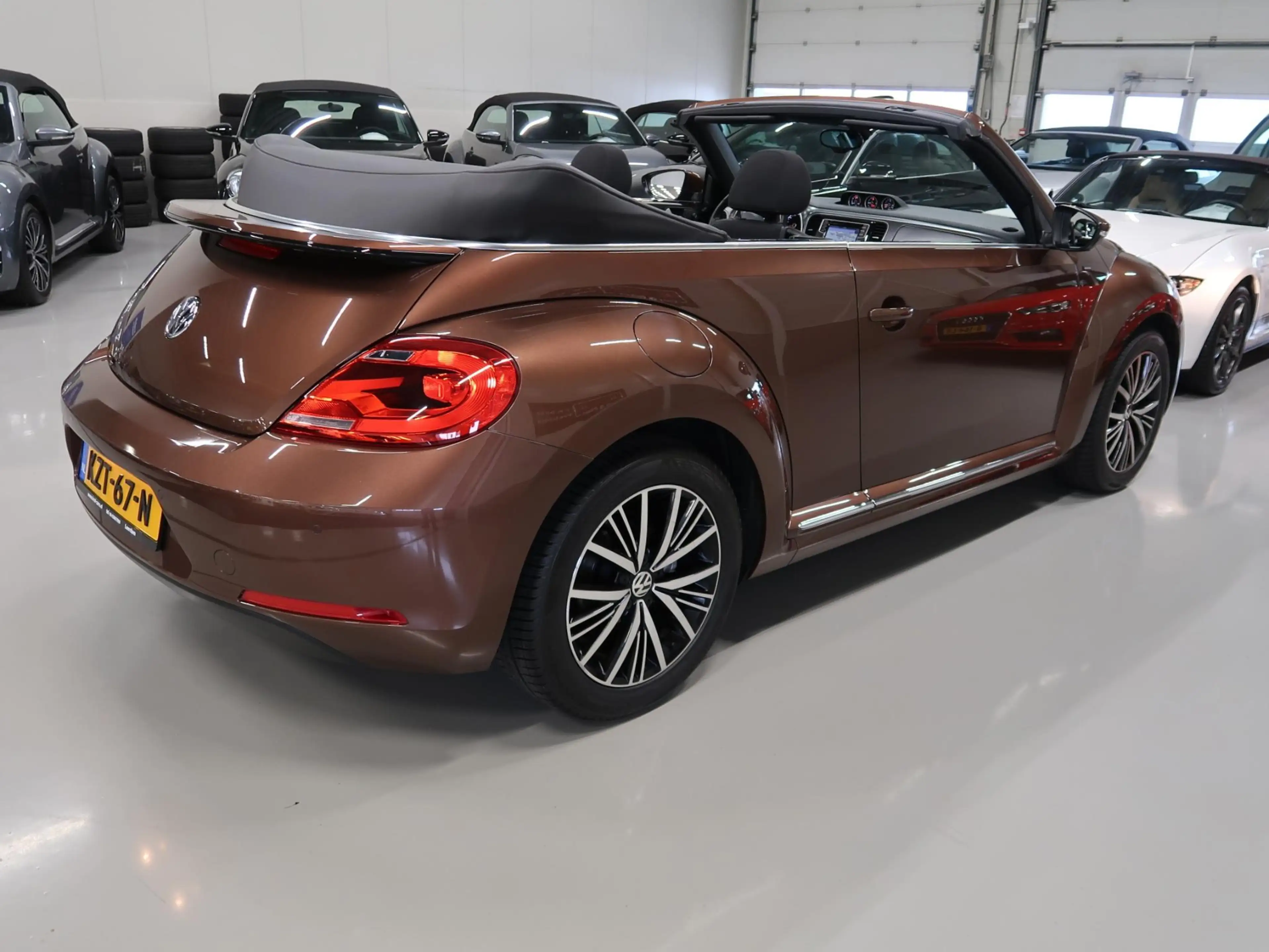 Volkswagen Beetle Cabriolet 1.2 TSI Allstar Camera Navigatie App con — photo 49