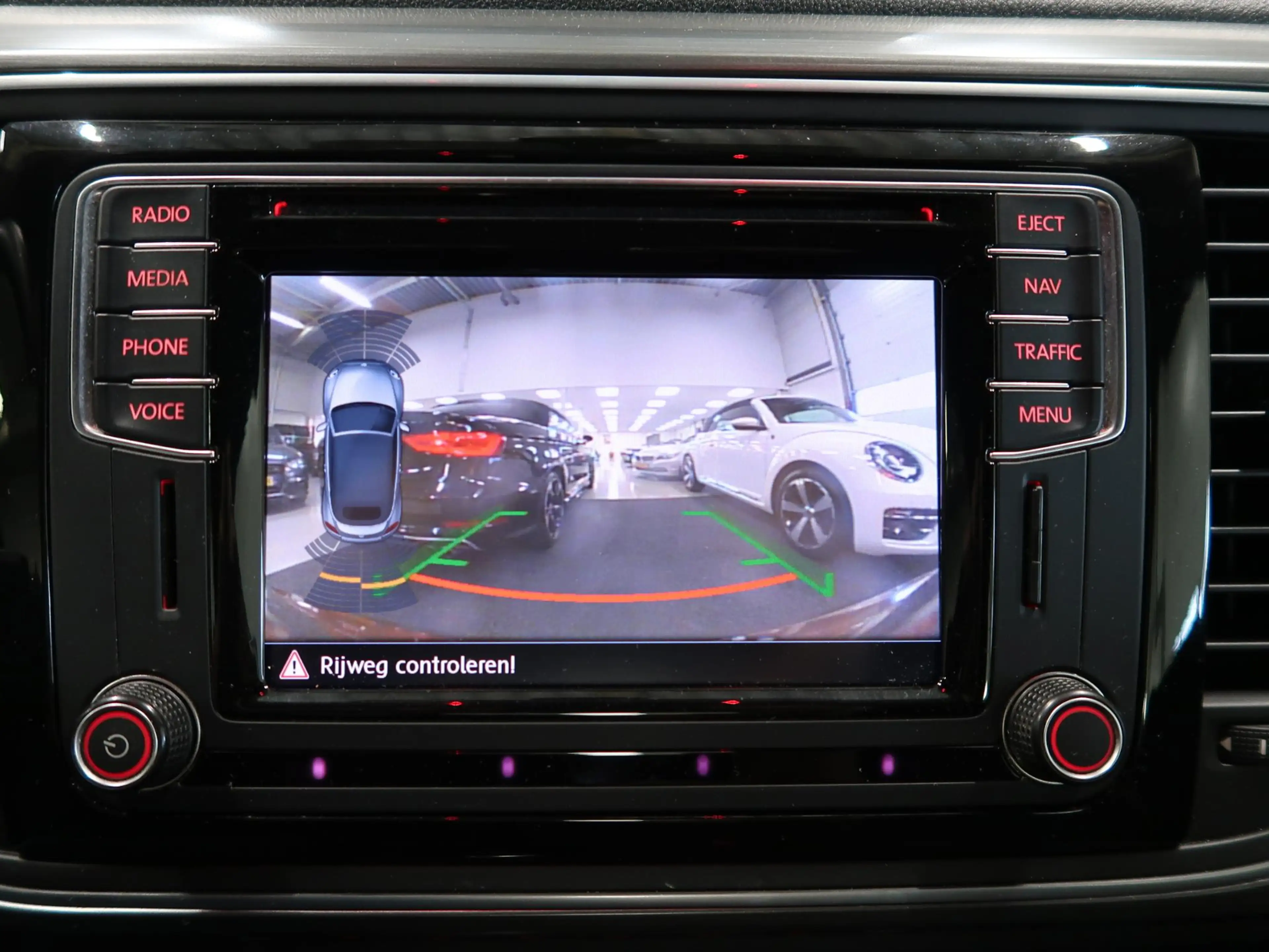 Volkswagen Beetle Cabriolet 1.2 TSI Allstar Camera Navigatie App con — photo 12