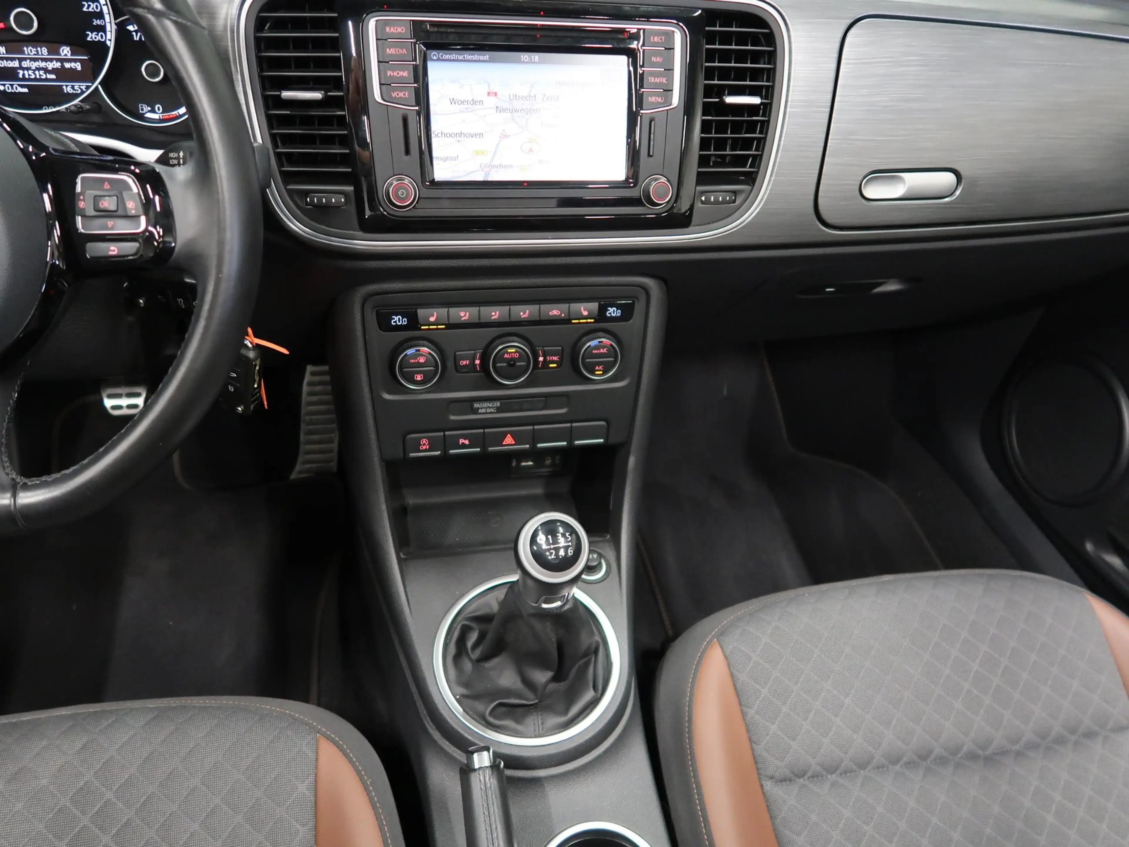 Volkswagen Beetle Cabriolet 1.2 TSI Allstar Camera Navigatie App con — photo 41