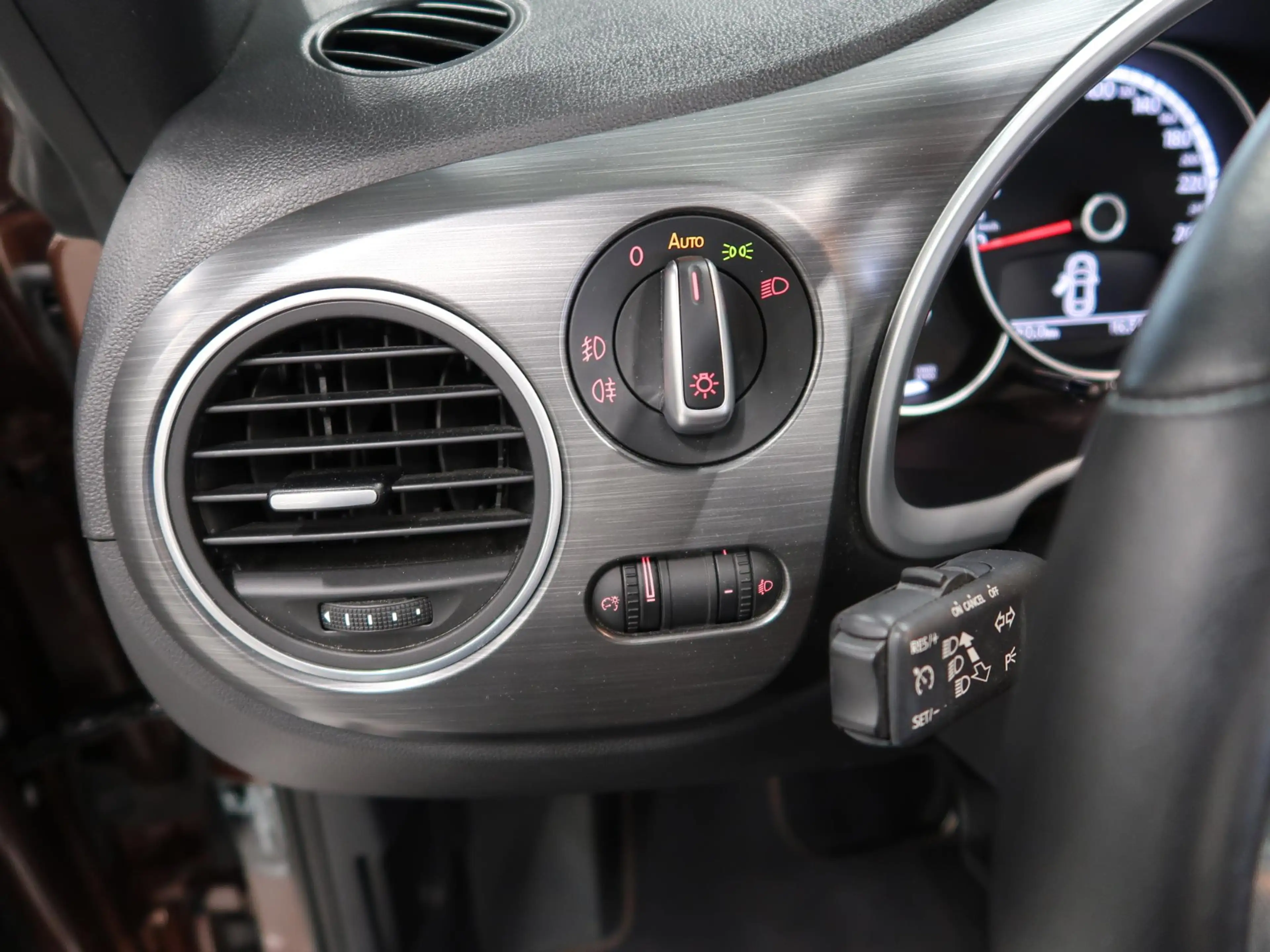 Volkswagen Beetle Cabriolet 1.2 TSI Allstar Camera Navigatie App con — photo 17