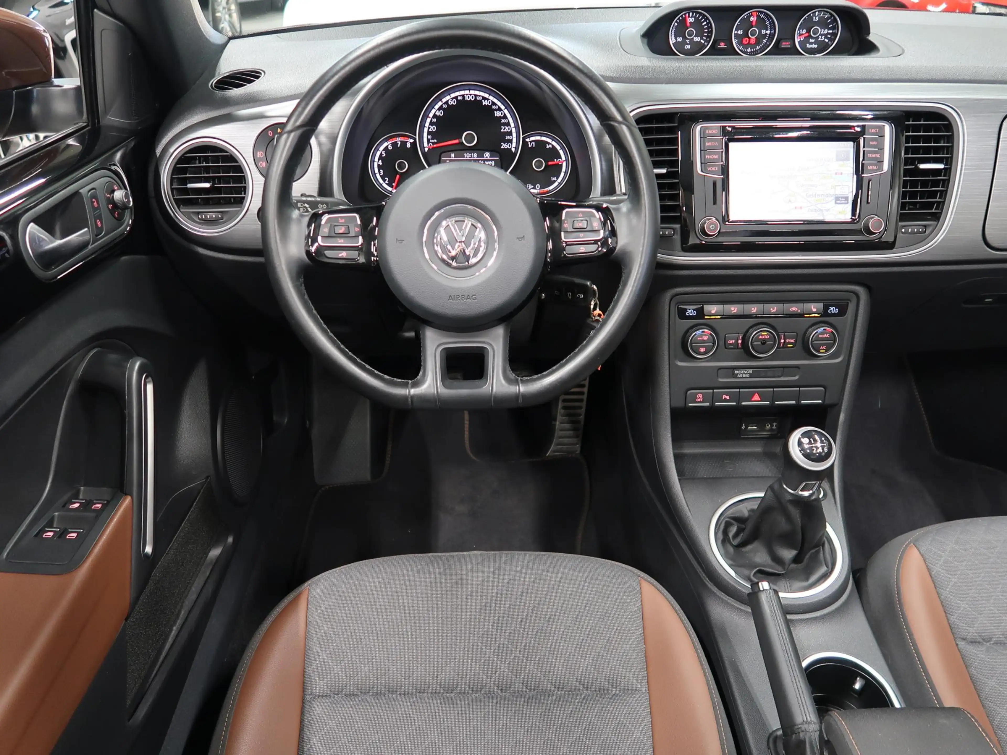 Volkswagen Beetle Cabriolet 1.2 TSI Allstar Camera Navigatie App con — photo 6